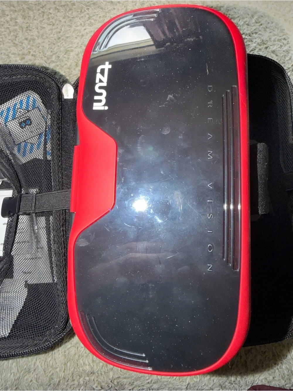 Tzumi Dream Vision SmartTheater VR headset - gently used